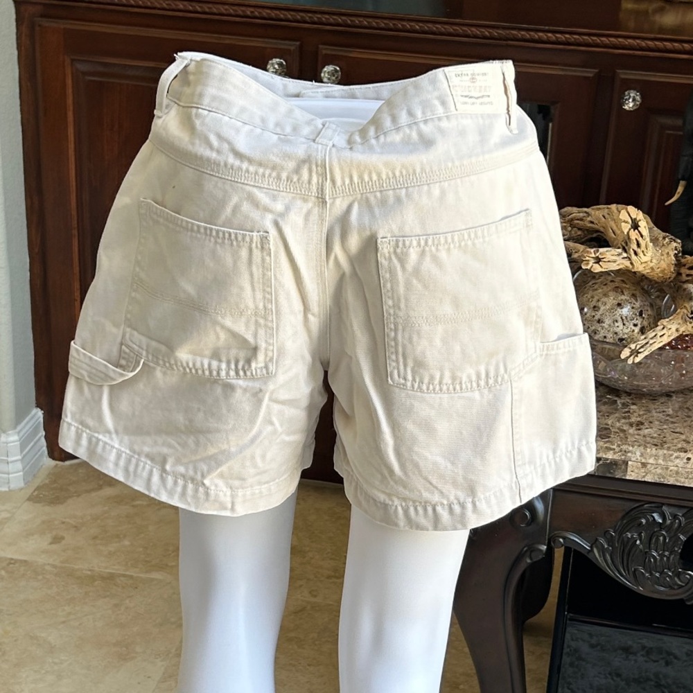 Shorts - Picture 2 of 3